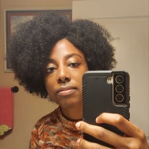 Meet your Posher, Crystal